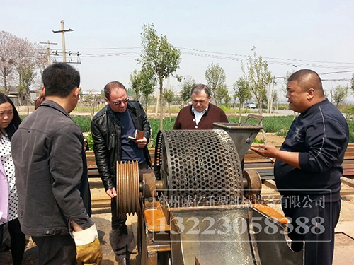 让战新产业在转变发展方式与经济转型中“唱主角”